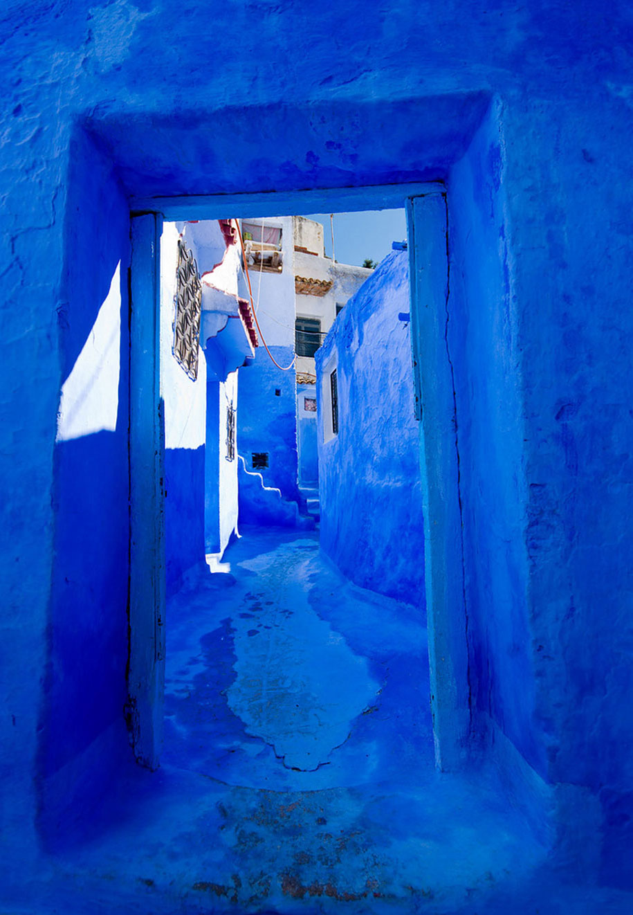 blue-town-walls-chefchaouen-morocco-12