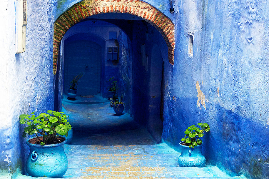 blue-town-walls-chefchaouen-morocco-13