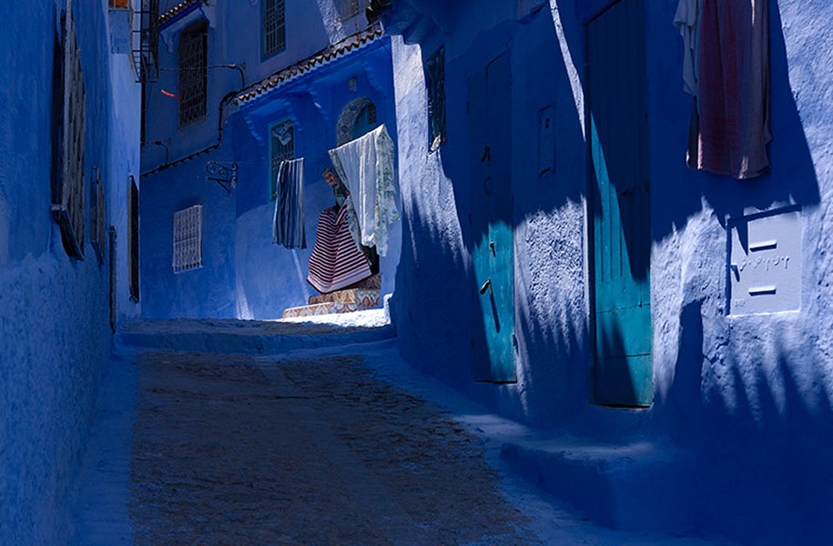 blue-town-walls-chefchaouen-morocco-8