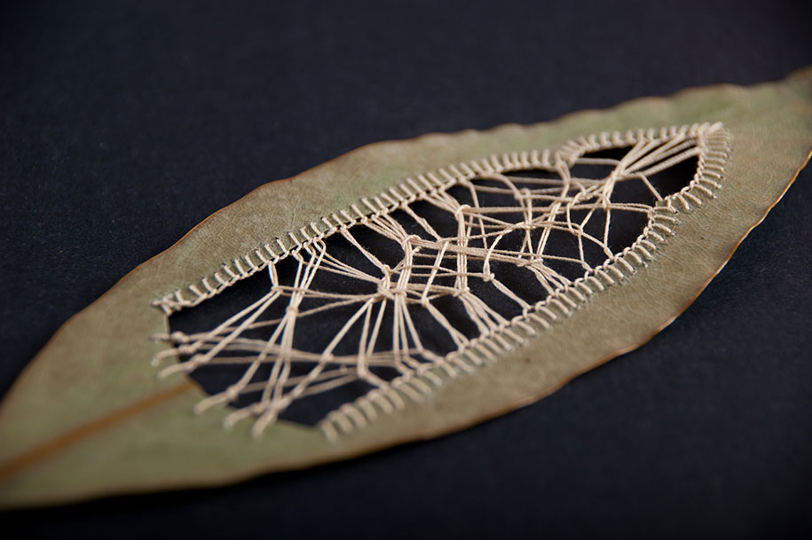 embroidery-art-stitched-leaves-hillary-fayle-8