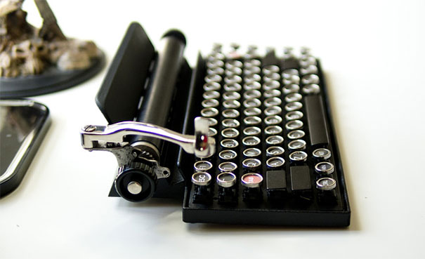 qwerkywriter-vintage-mechanical-typewriter-qwerkytoys-2