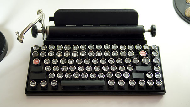 qwerkywriter-vintage-mechanical-typewriter-qwerkytoys-5