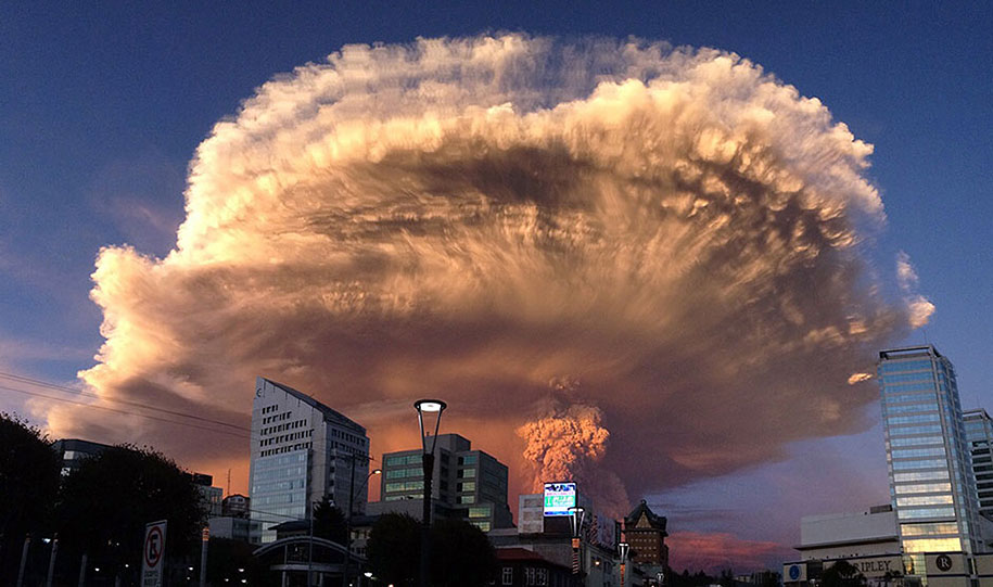 beautiful-scary-volcano-eruption-calbuco-chile-01.jpg