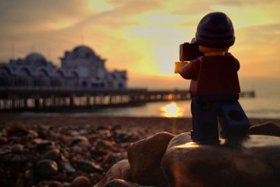 This Guy Spends 365 Days Following This Tiny LEGOgrapher Travelling The