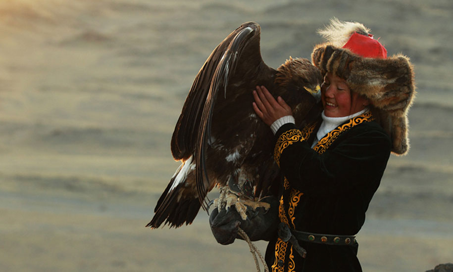 13 Year Old Girl Becomes Eagle Hunter To Continue Ancient Kazakh