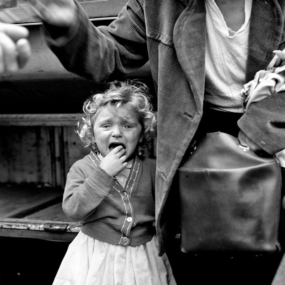 new york chicago street photography vivian maier 1 - Fotos perdidas de Vivian Maier do dia a dia americano nas décadas de 50 e 60