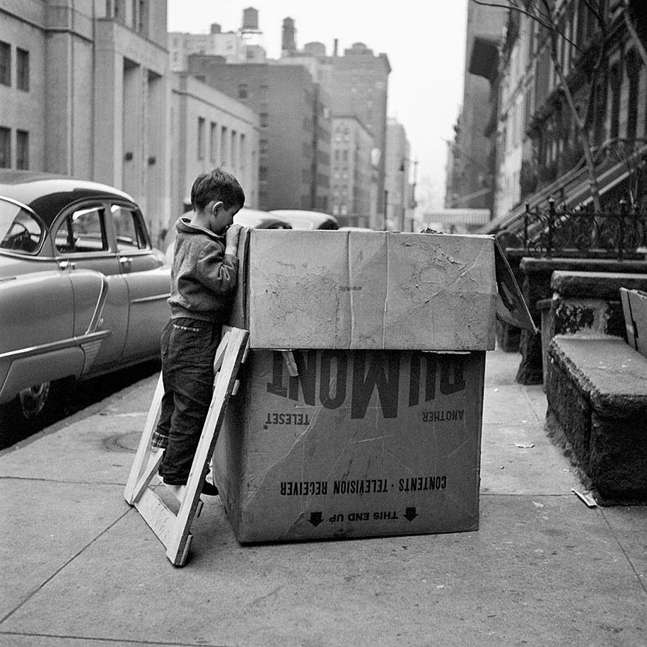 new york chicago street photography vivian maier 9 - Fotos perdidas de Vivian Maier do dia a dia americano nas décadas de 50 e 60