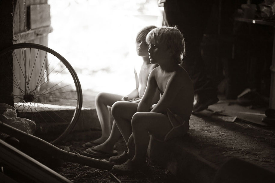 summertime-countryside-children-photography-izabela-urbaniak-2