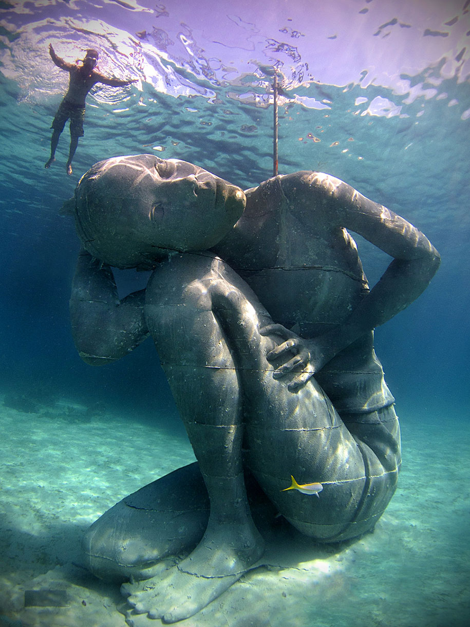 ocean-atlas-underwater-sculpture-bahamas-jason-decaires-taylor-1