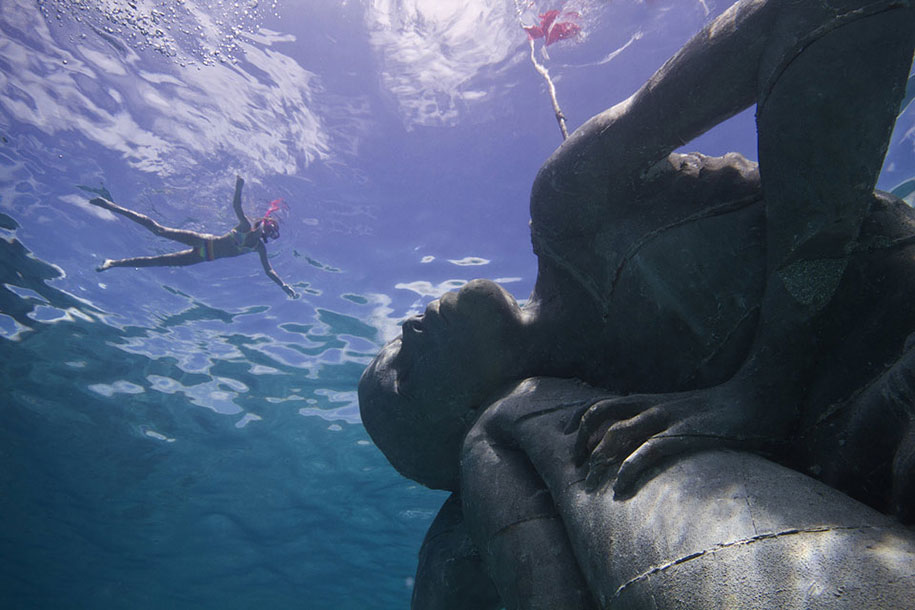 ocean-atlas-underwater-sculpture-bahamas-jason-decaires-taylor-3