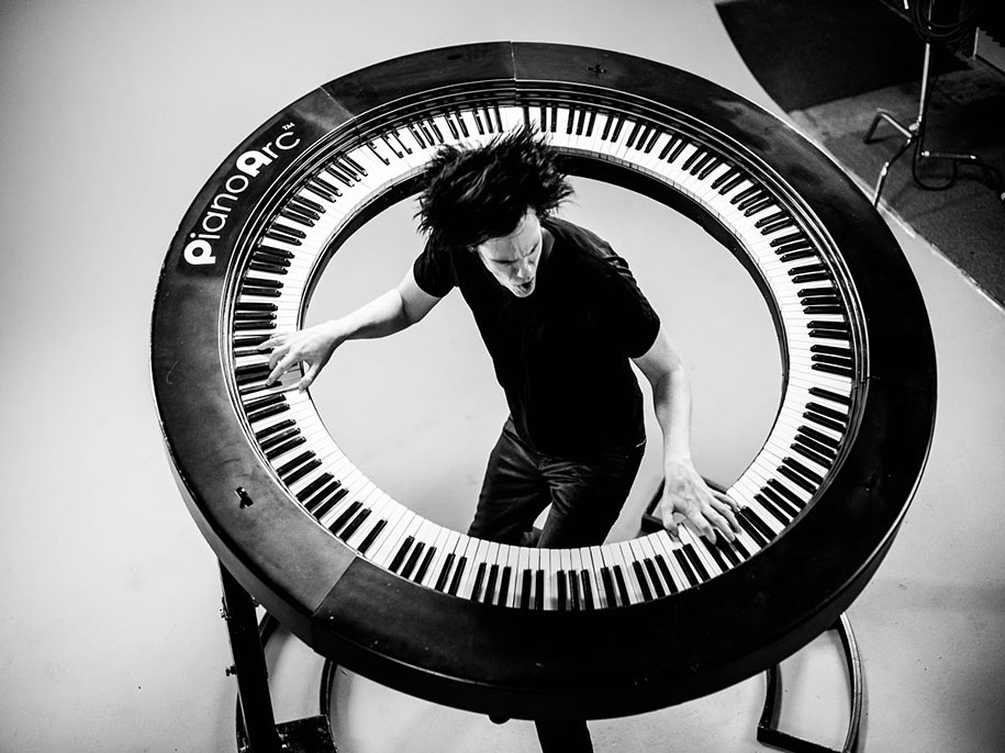 piano-arc-circular-keyboard-brockettship