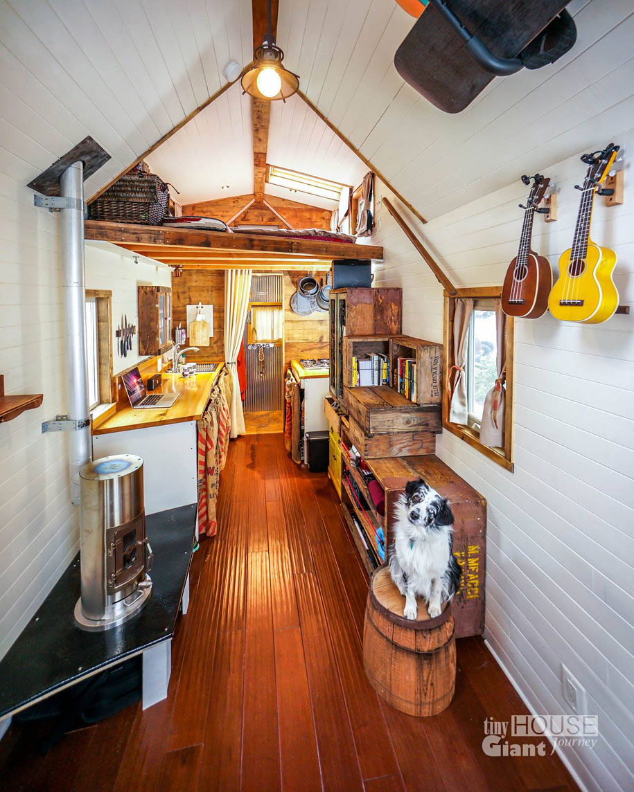 Couple Quits Their Jobs Builds Tiny House On Wheels And 