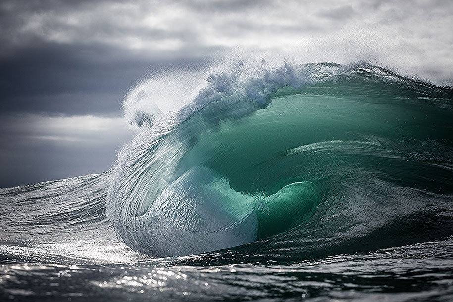The Majestic Power Of Ocean Waves Captured by Warren