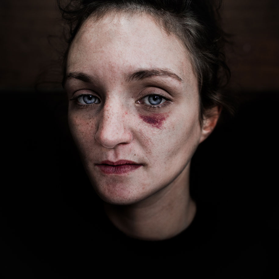 black white homeless portraits lee jeffries 5 - Projeto fotográfico de pessoas que vivem nas ruas