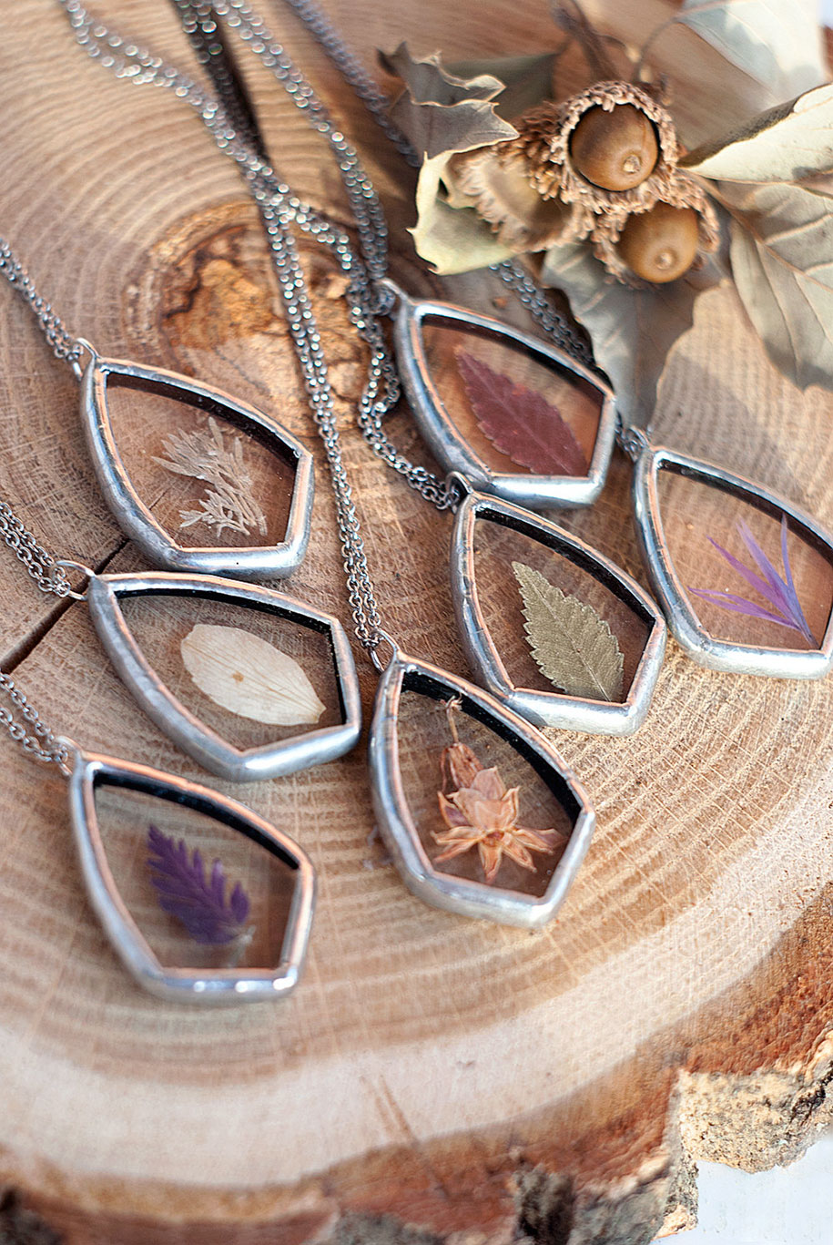 Artist Captures Nature's Beauty With Pressed Glass Jewelry | DeMilked