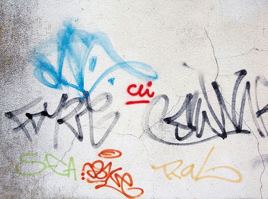 painting-over-graffiti-removing-tags-street-art-mathieu-tremblin-3