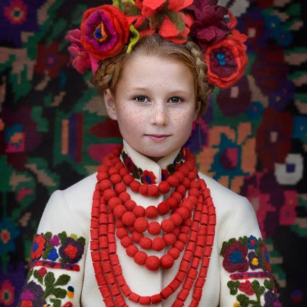 traditional ukrainian flower crowns treti pivni 1 - Mulheres e as coroas florais tradicionais de seu país