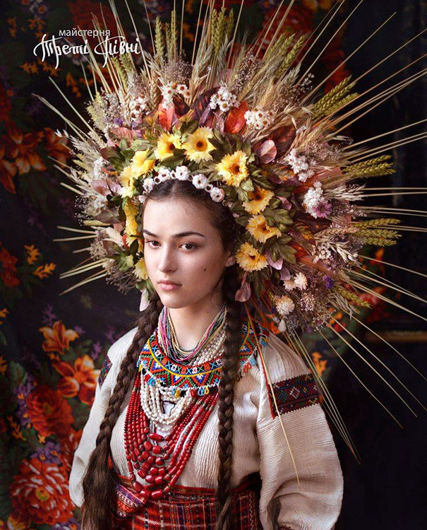 traditional ukrainian flower crowns treti pivni 7 - Mulheres e as coroas florais tradicionais de seu país