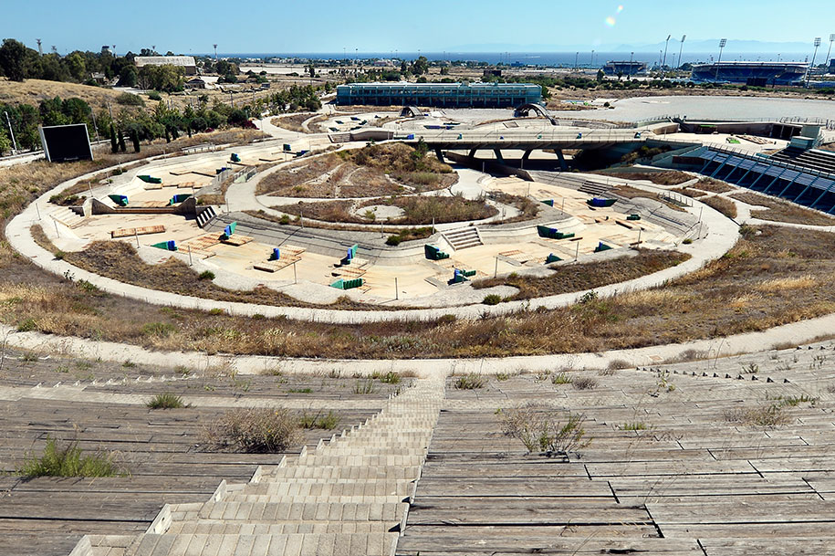 abandoned olympic venues urban decay 2 - Como ficou o complexo olímpico do Rio 2016 após o evento?