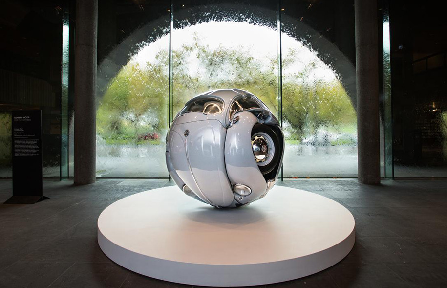 car balls cars compressed into perfect spheres ichwan noor 17 - Artista transforma Fusca de verdade em esferas perfeitas
