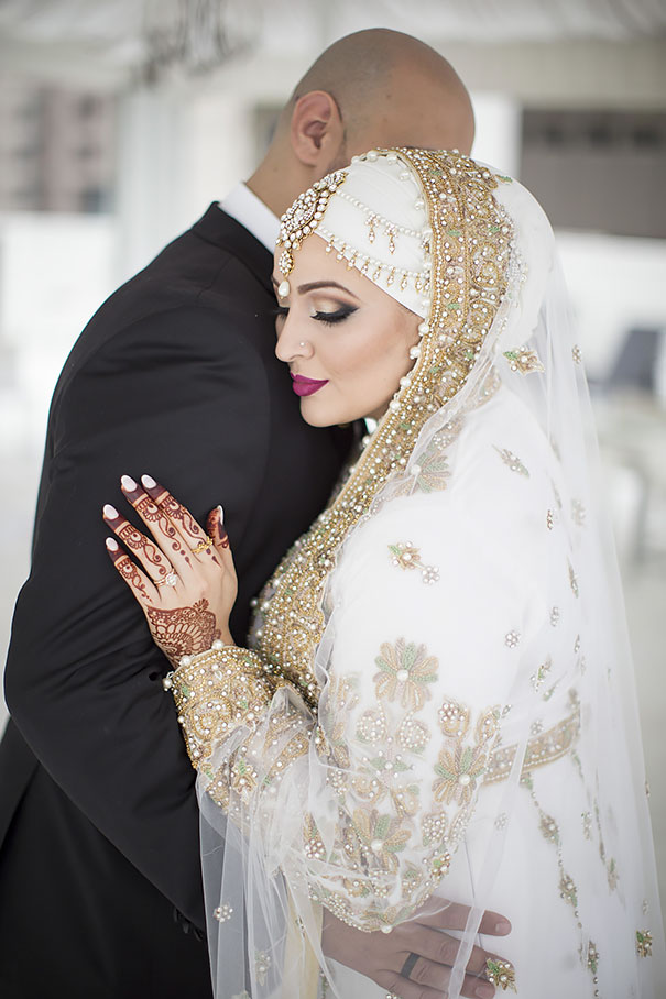 10 Traditional Islamic Hijab Wedding Dresses