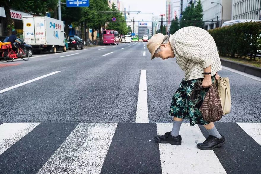 unique-japan-street-photography-6