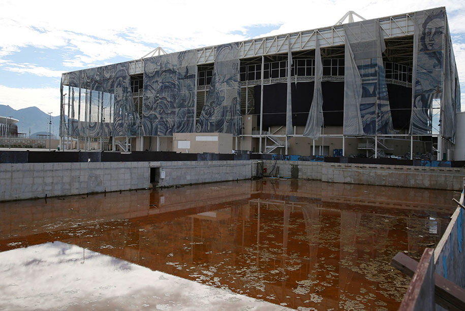 maracana olympic facilities fall apart urban decay rio 2016 10 - Como ficou o complexo olímpico do Rio 2016 após o evento?