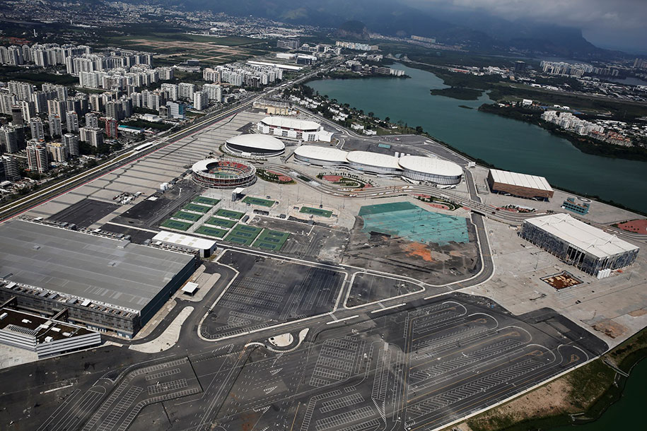 maracana olympic facilities fall apart urban decay rio 2016 15 - Como ficou o complexo olímpico do Rio 2016 após o evento?