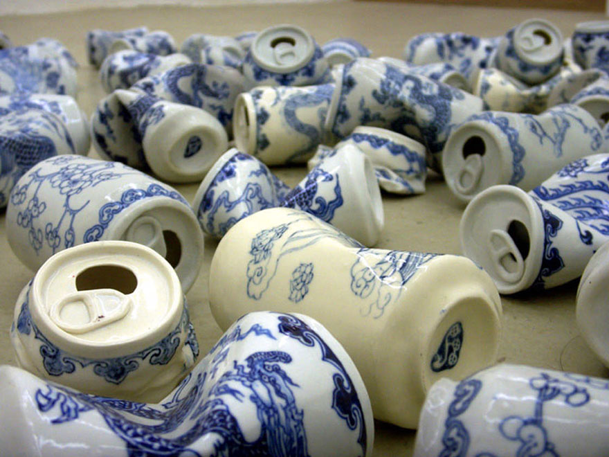 porcelain cans sculptures drinking tea lei xue 2 - Latas de refrigerante esmagadas feitas de porcelana