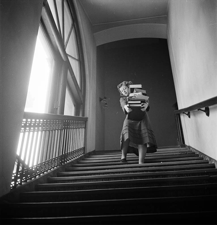 59ad11115964d vintage photographs new york street life stanley kubrick 32 59a91d2a25ccd  700 - Fotos de Stanley Kubrick com 17 anos revela que ele sempre foi um gênio