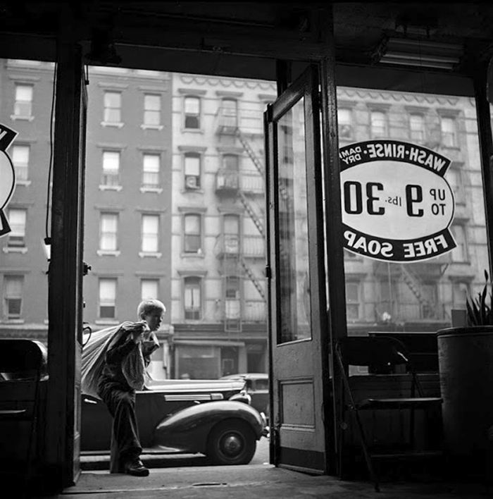 59ad111851e49 vintage photographs new york street life stanley kubrick 59a91f368bb06  700 - Fotos de Stanley Kubrick com 17 anos revela que ele sempre foi um gênio