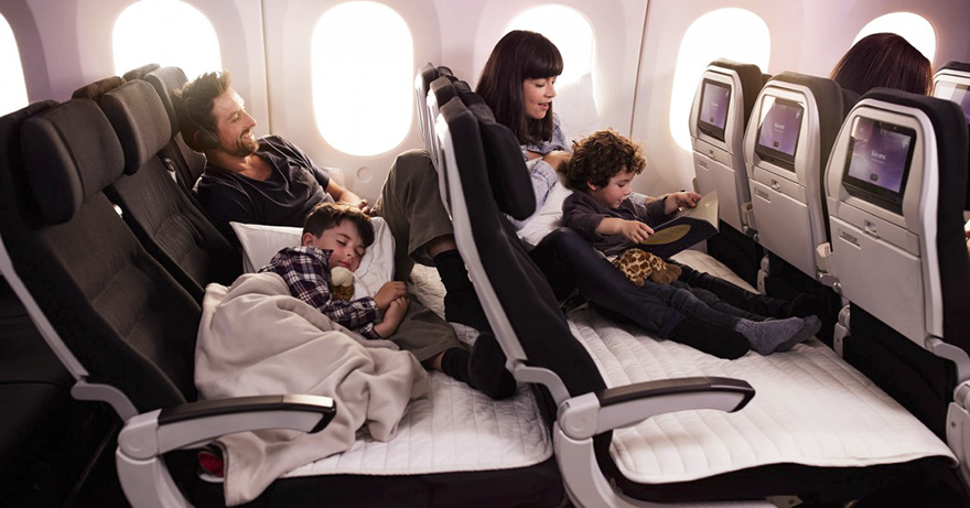skycouch air new zealand 6 - Companhia aérea ameniza sofrimento das mães com bebês mais fácil