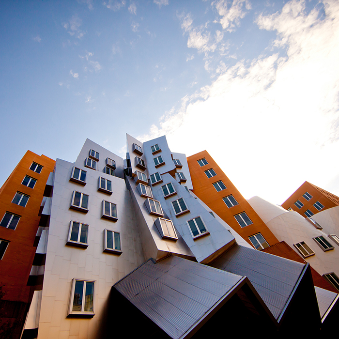5c501143008b6 MIT 5c4870c1179c7 700 - Os impressionantes edifícios do arquiteto Frank Gehry