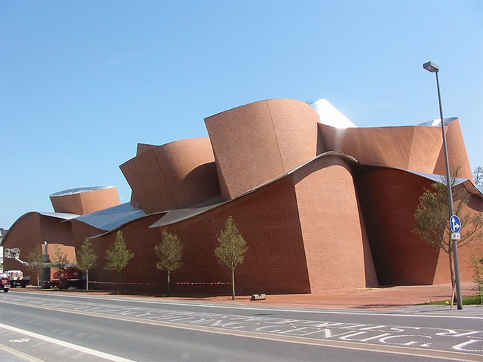5c501145767ff marta 5c4870aba9b86  700 - Os impressionantes edifícios do arquiteto Frank Gehry
