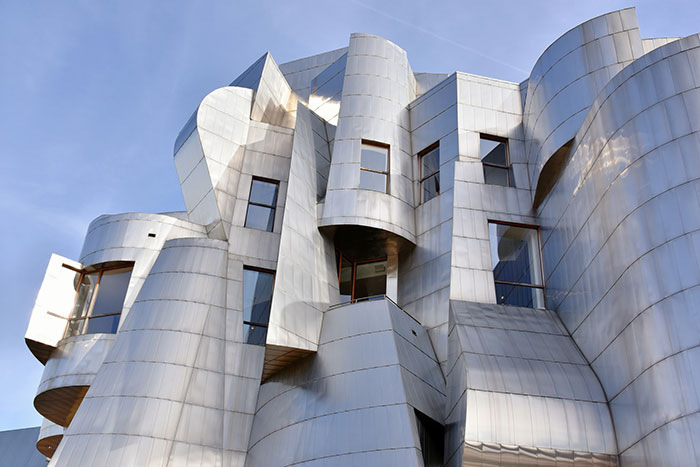 5c501145c690a 700 px weisman 2 5c47375ef0f03 700 - Os impressionantes edifícios do arquiteto Frank Gehry