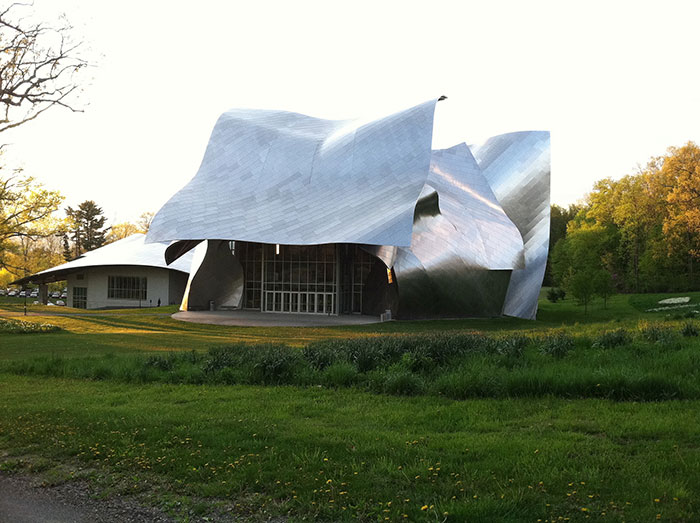 5c501146942fc 700 spen 5c47376bb0d13 700 - Os impressionantes edifícios do arquiteto Frank Gehry