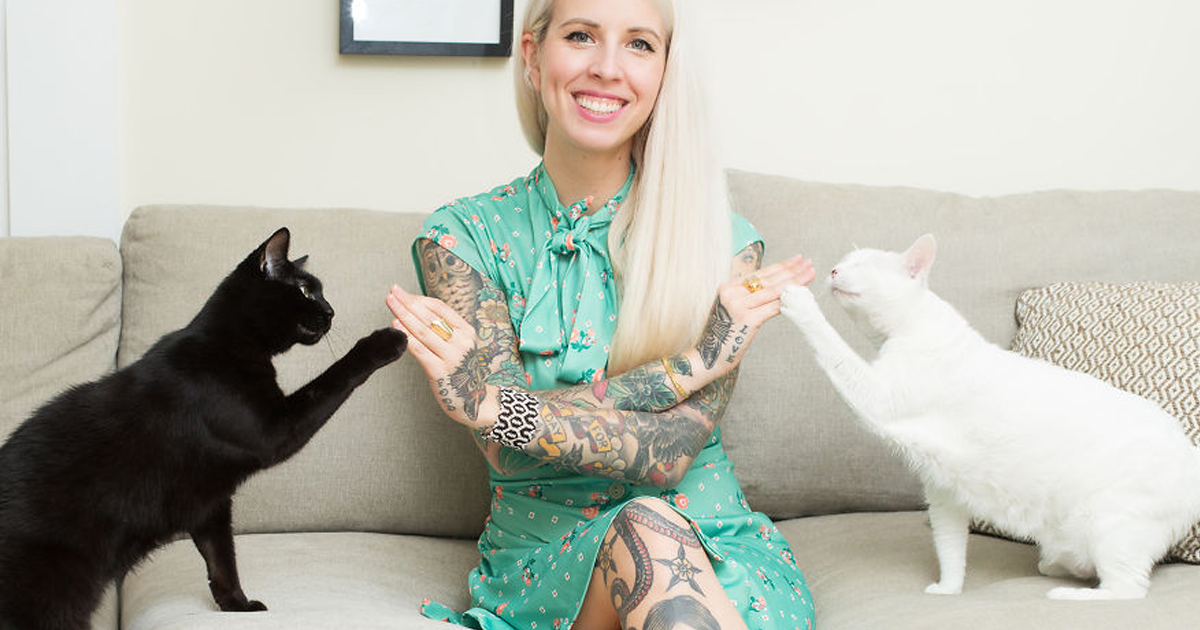 This Photographer Is Breaking The "Crazy Cat Lady" Stereotype By