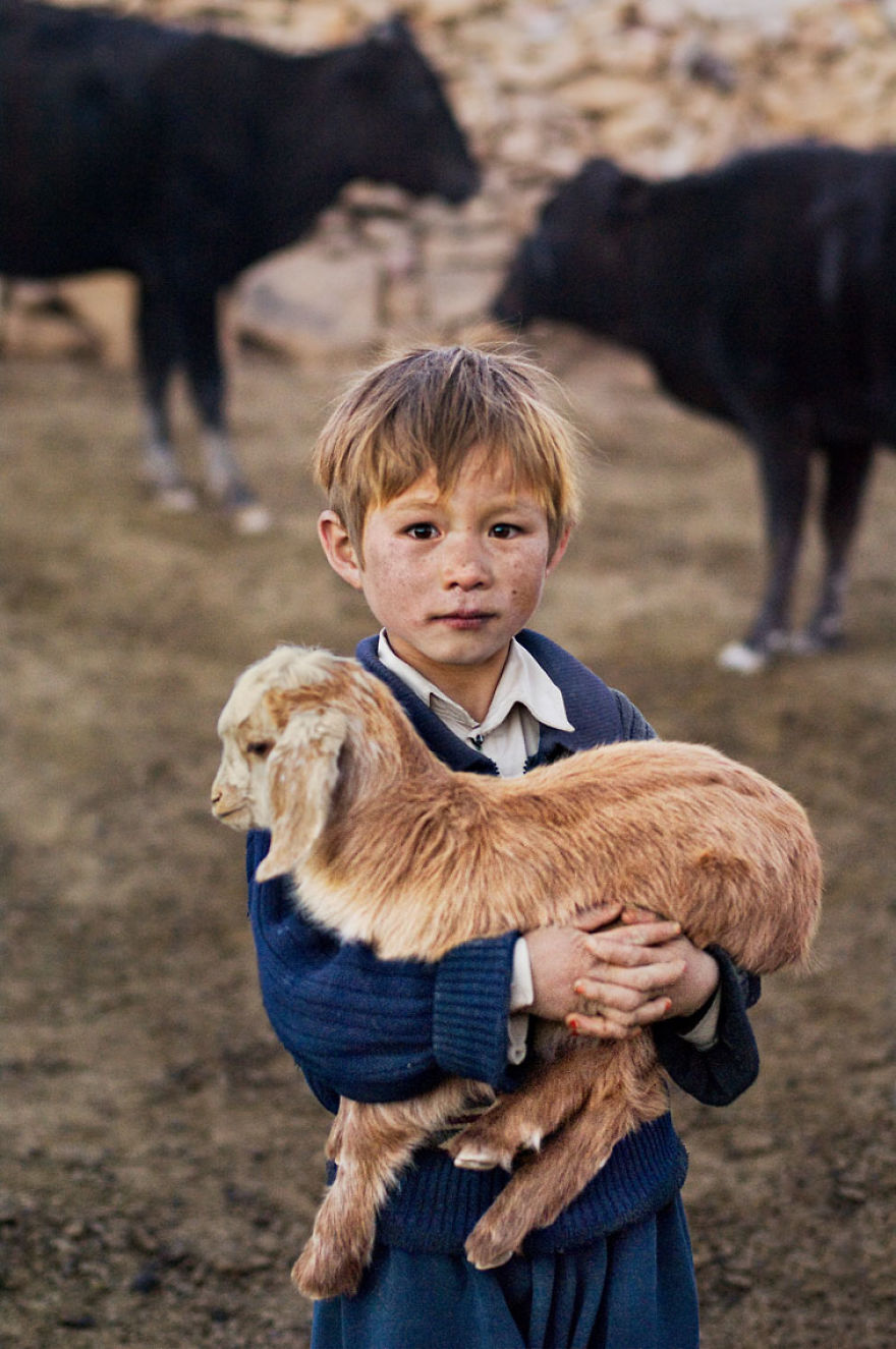 5dce5d222e9ec x 5dc9d2850e8ea 880 - 40 fotografias de Steve McCurry que exploram a relação entre humanos e animais
